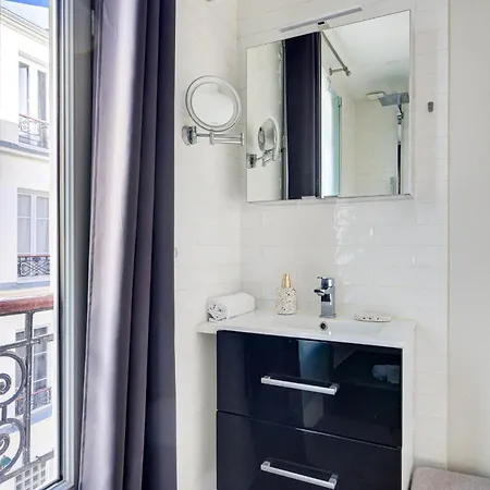 Bnbnova - Eiffel Tower & Invalides - 1br Appartement